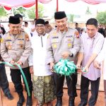Ketua DPRD dan Kapolda Kepri Resmikan Fasilitas MCK Pesantren Daarul Hikam