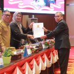 Catatan Kritis dan Apresiasi Warnai Paripurna DPRD Kepri Soal Pertanggungjawaban APBD 2024