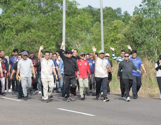 Pererat kebersamaan, Pimpinan dan Anggota DPRD kepri Gelar Jalan Santai dan Goro Bersama Seluruh Staff Sekwan