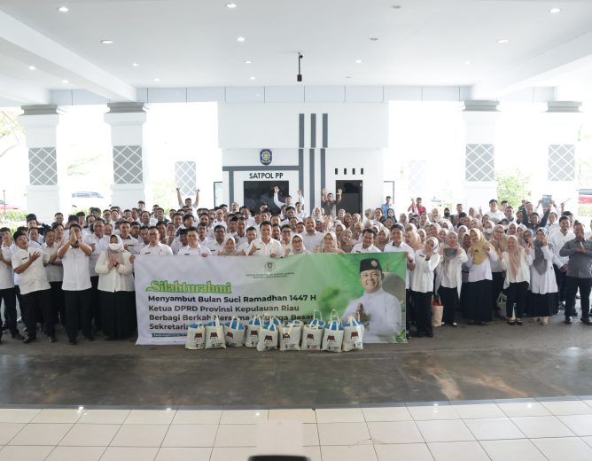 Sambut Ramadhan 1447 H, Ketua DPRD Kepri Gelar Silaturahmi dan Bagikan Sembako untuk Keluarga Besar Sekretariat DPRD
